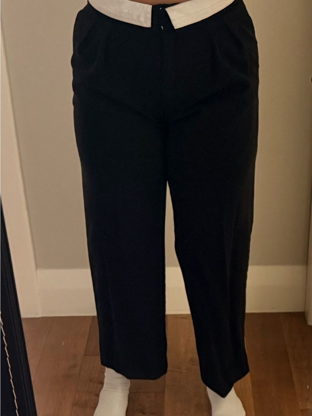Aritzia Black Cropped Trousers with Cream Waistband